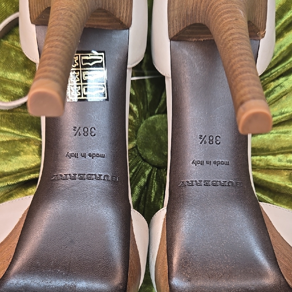 Burberry Women's Heels Size 38 1/2. Size 7.5 US. NEW!  Luxury. Designer. - Picture 11 of 14